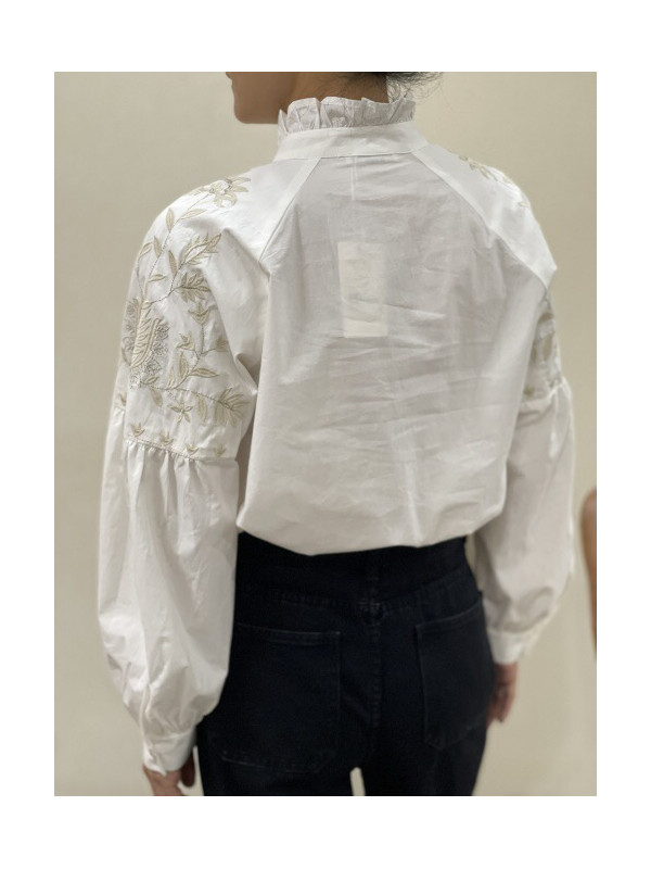 Chemise brodée fleurs épaule
