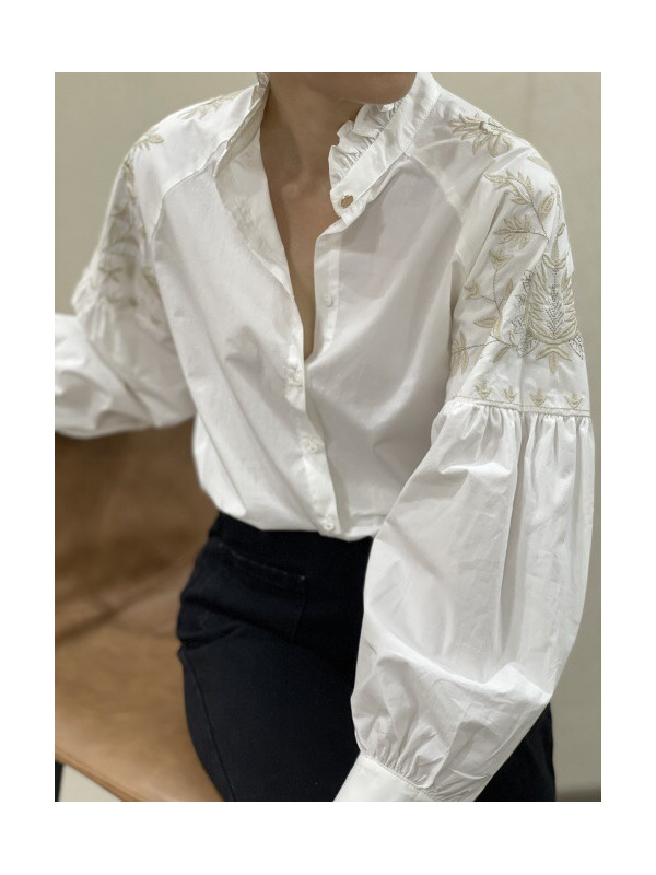 Chemise brodée fleurs épaule