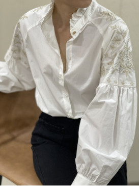 Chemise brodée fleurs épaule