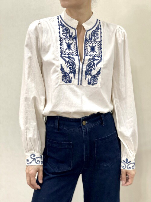 Chemise manches longues plastron brodé
