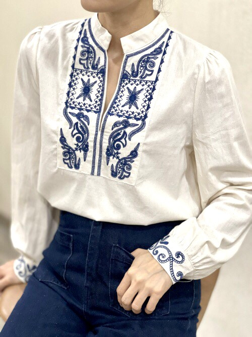 Chemise manches longues plastron brodé