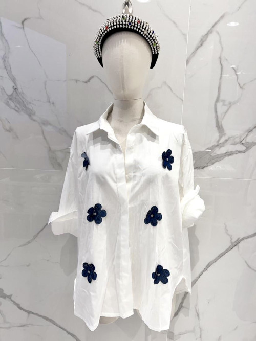 Chemise oversized avec fleurs en jean reliefées