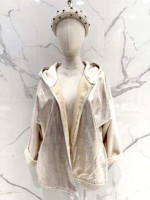 Veste XXL à capuche façon peau de serpent