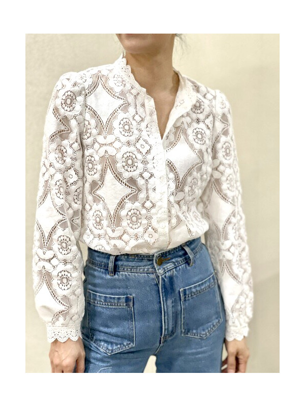 Chemise manches longues col montant en guipure et dentelle