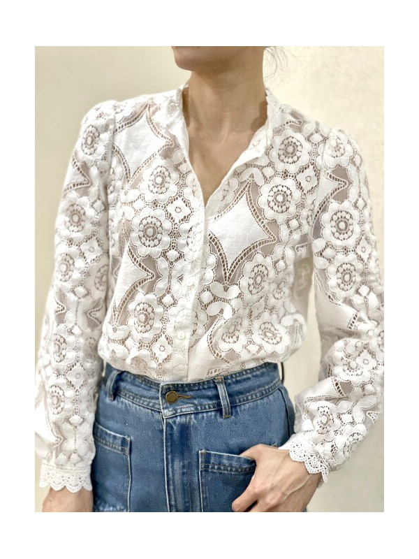Chemise manches longues col montant en guipure et dentelle
