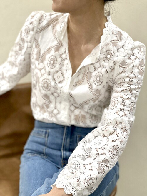 Chemise manches longues col montant en guipure et dentelle
