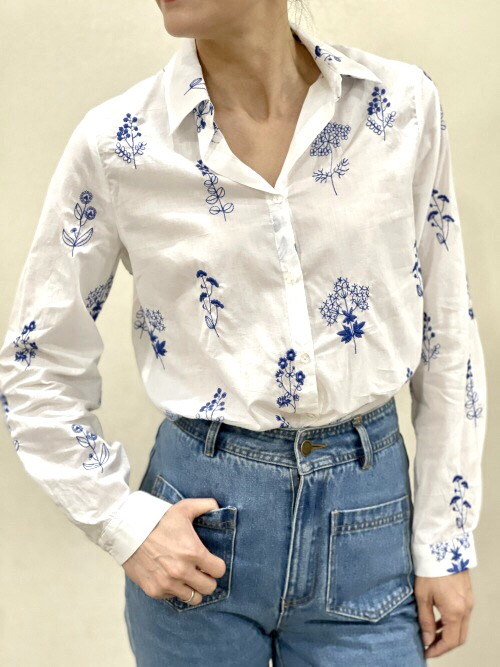Chemise manches longues avec broderies végétales