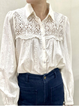 Chemise avec plastron...