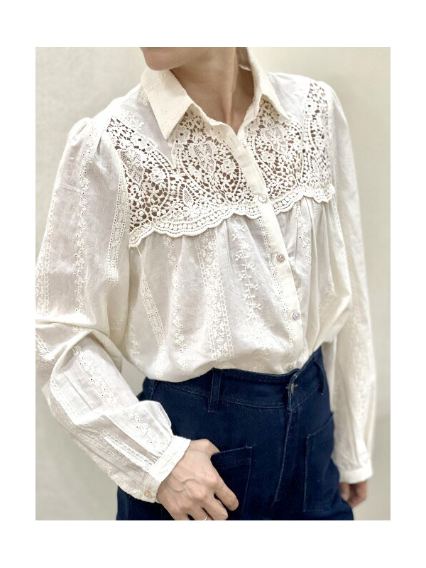 Chemise avec plastron guipure ajouré