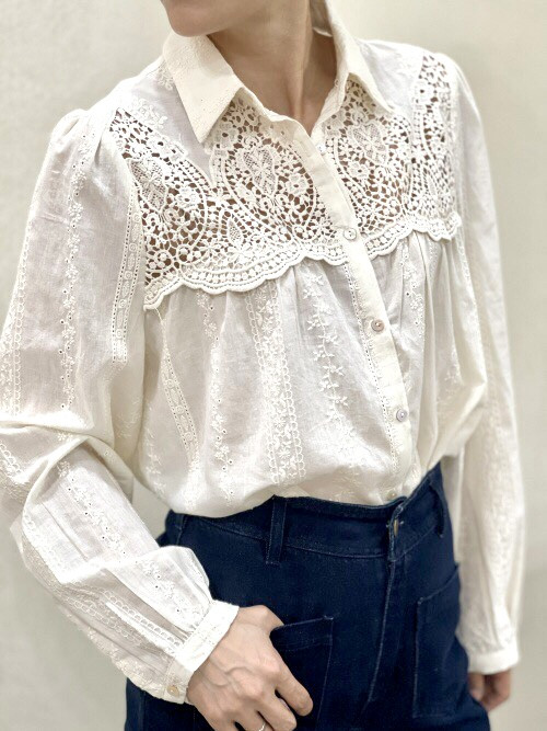 Chemise avec plastron guipure ajouré
