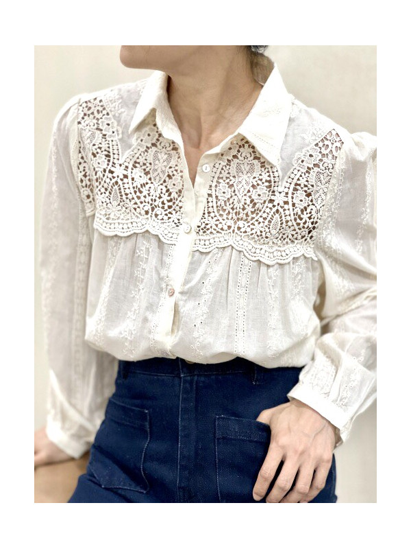 Chemise avec plastron guipure ajouré