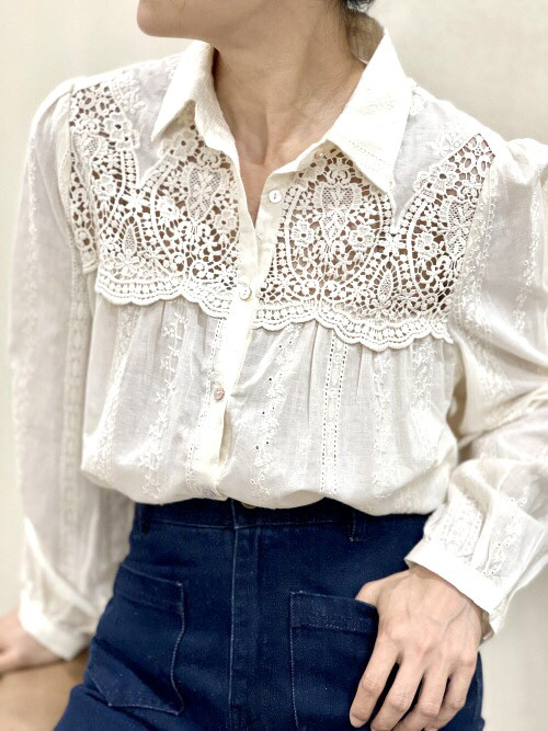Chemise avec plastron guipure ajouré