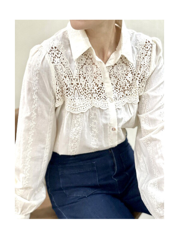 Chemise avec plastron guipure ajouré