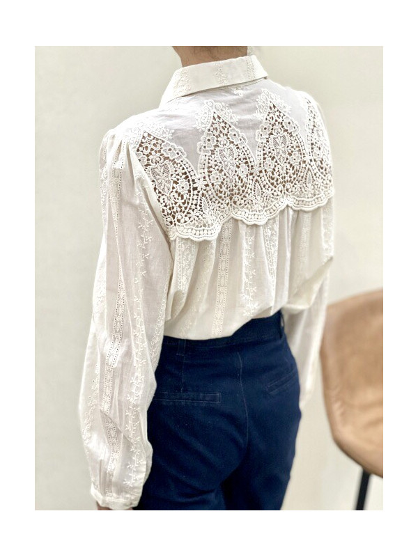 Chemise avec plastron guipure ajouré