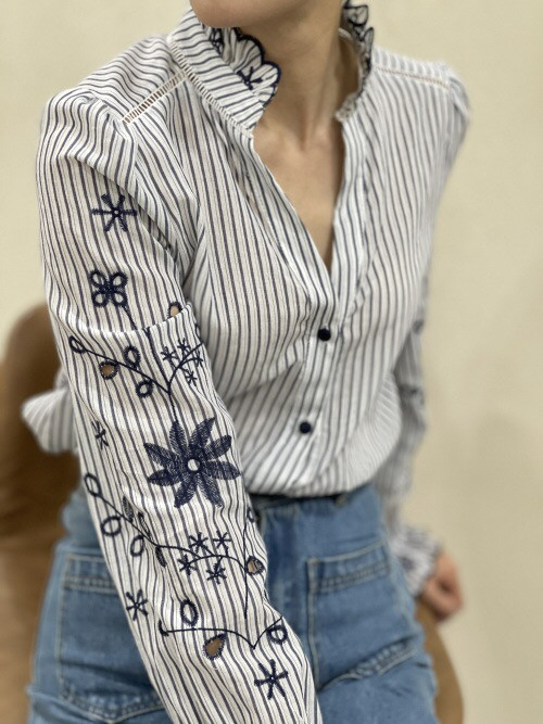 Chemise rayée manches longues brodées