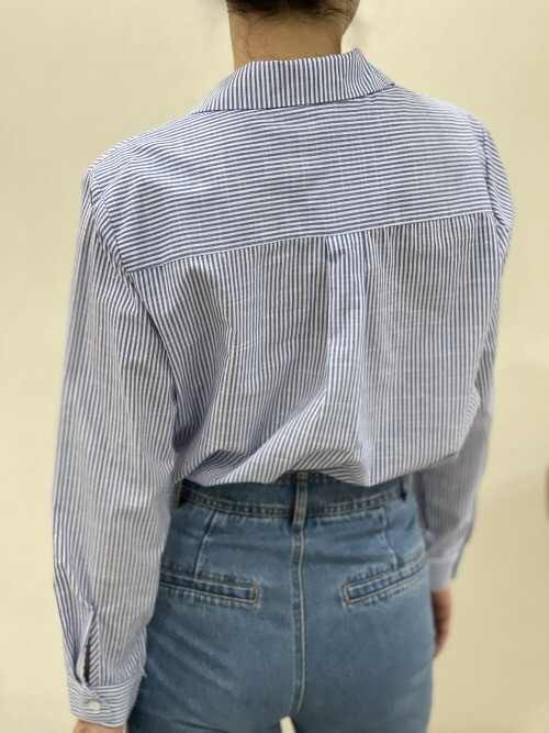 Chemise rayée manches longues fleurs brodées poitrine