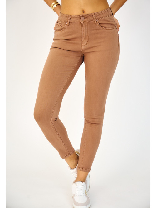Jean slim couleur effet "push up"