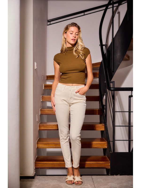 Jean slim couleur effet "push up"