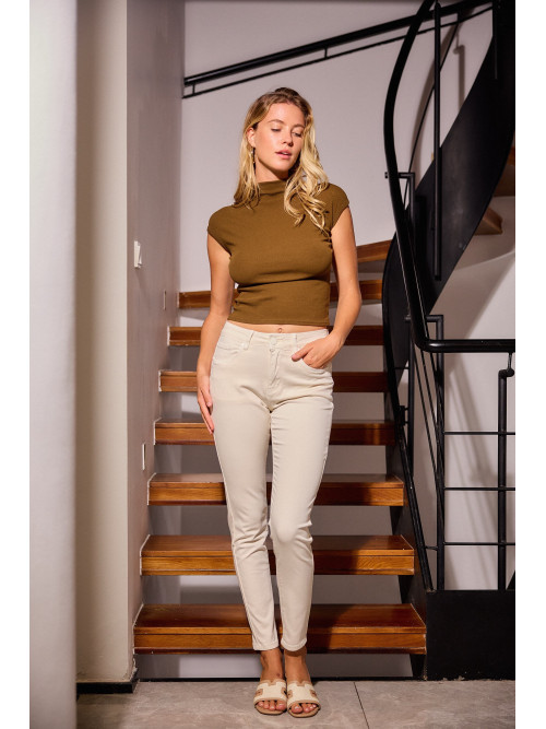 Jean slim couleur effet "push up"