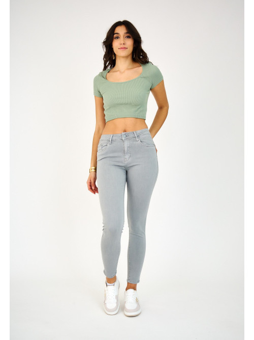 Jean slim couleur effet "push up"