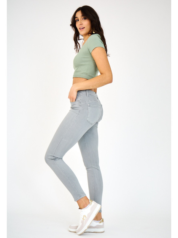 Jean slim couleur effet "push up"