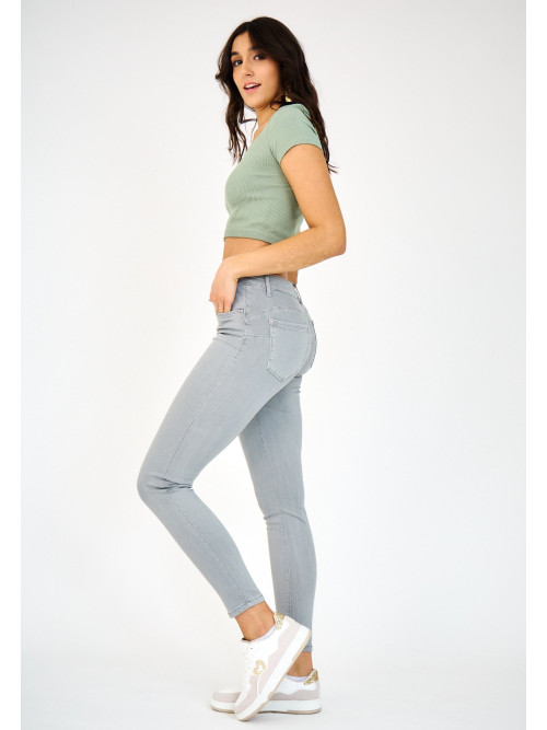 Jean slim couleur effet "push up"