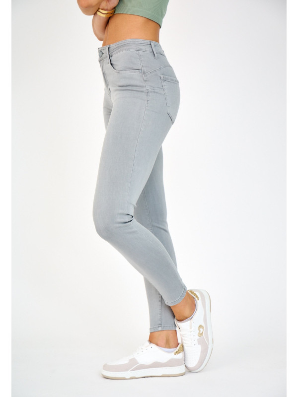 Jean slim couleur effet "push up"