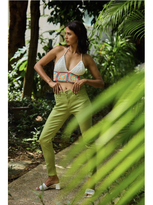 Jean slim couleur effet "push up"