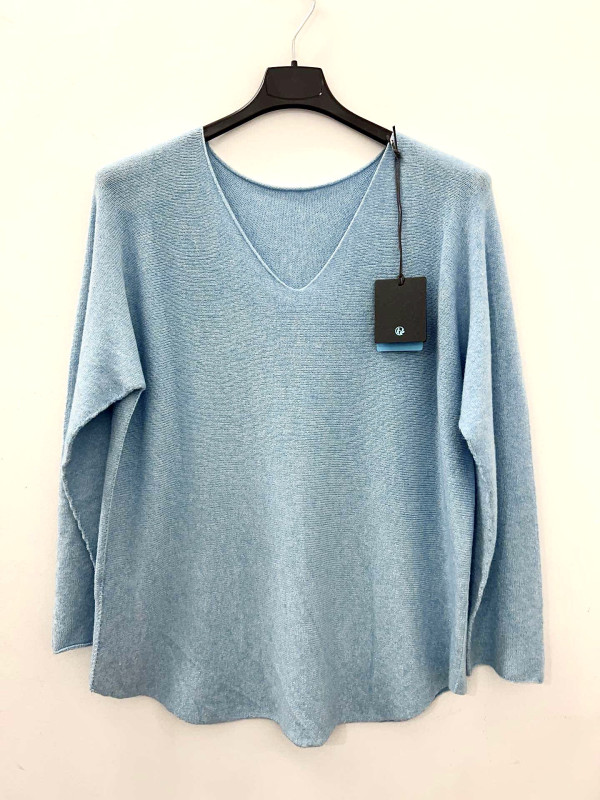 Pull fin col V coupe droite sans laine.