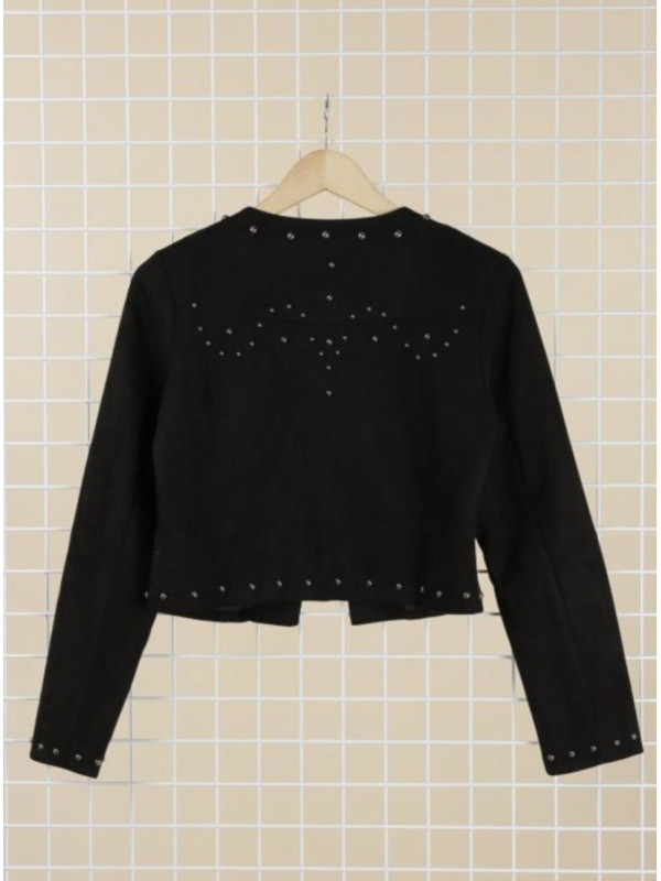 Veste cropped sans col cloutée devant et dos