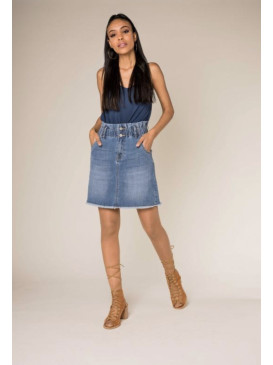 Jupe droite courte en jean...