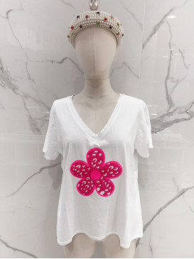 T-shirt col V manches...