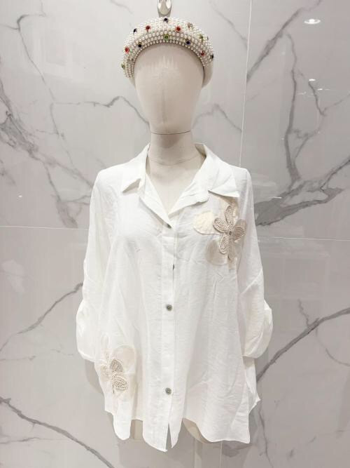 Chemise oversized fleurs crochet reliefées