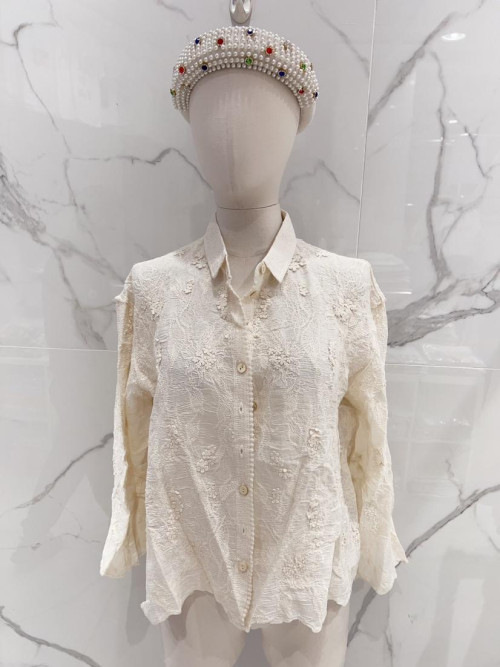 Chemise brodée manches longues bas festonné