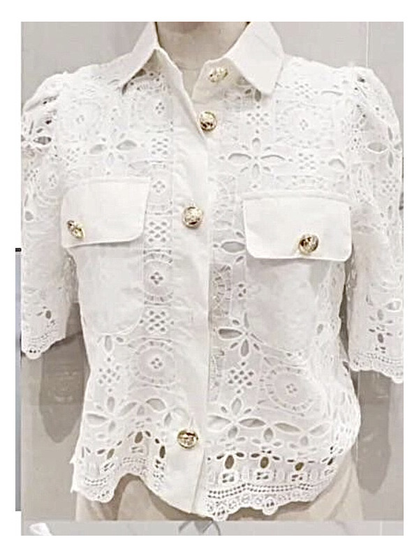 Chemise cropped en crochet manches courtes