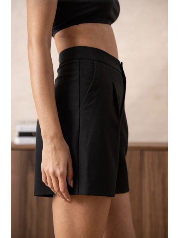 Short court uni