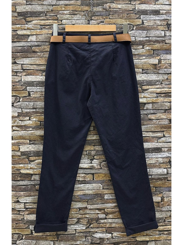 Pantalon slim stretch avec poches cotés et ceinture