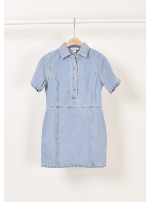 Robe courte cintrée en jean manches courtes col chemise