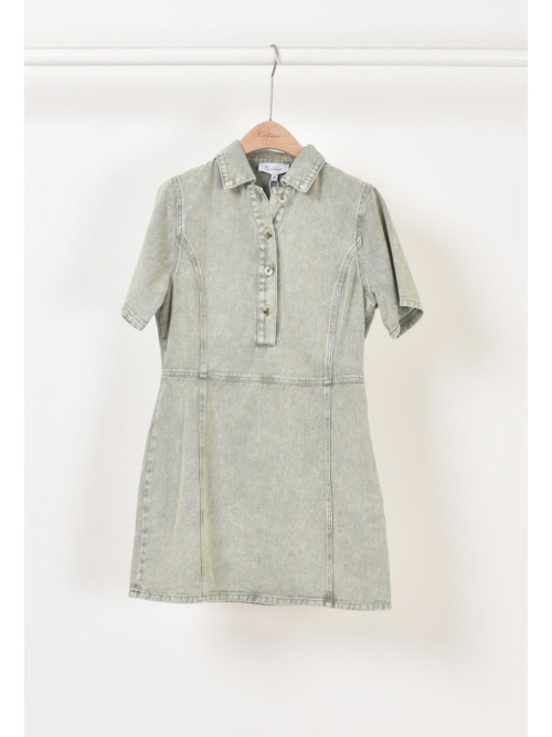 Robe courte cintrée en jean manches courtes col chemise