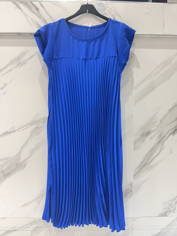 Robe plissée courte manches courtes
