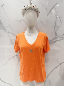 T-shirt étoile dorée col V...