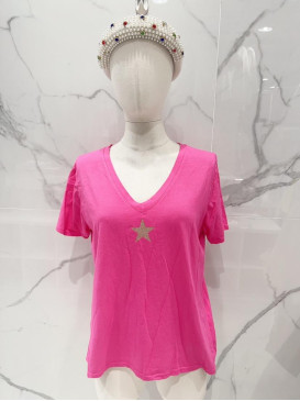 T-shirt étoile dorée col V...