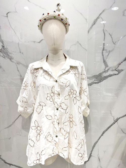 Chemise XL longue et évasée avec broderies et sequins