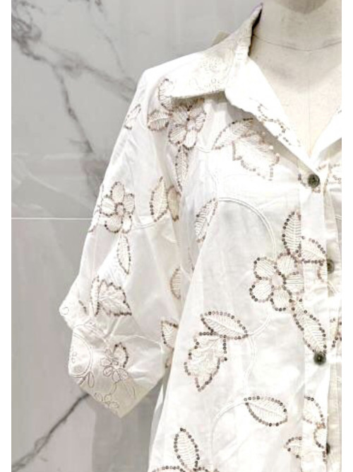 Chemise XL longue et évasée avec broderies et sequins