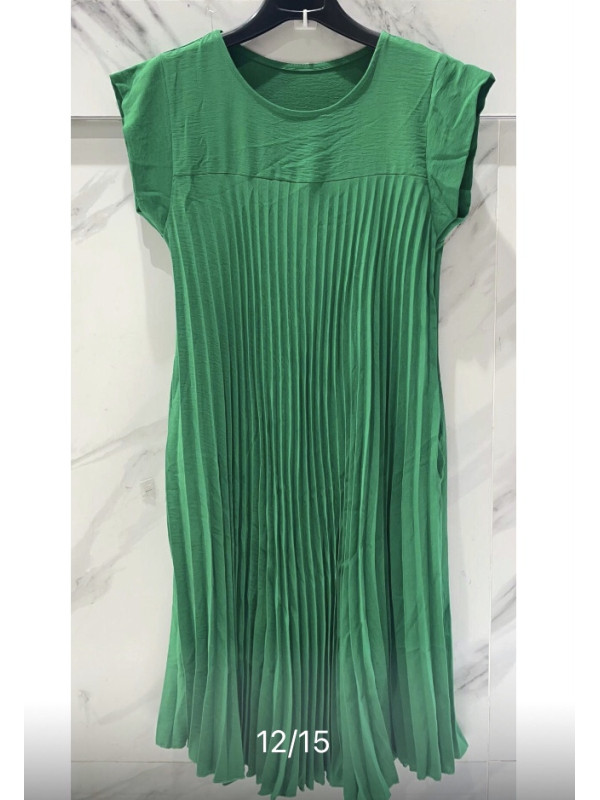 Robe plissée courte manches courtes