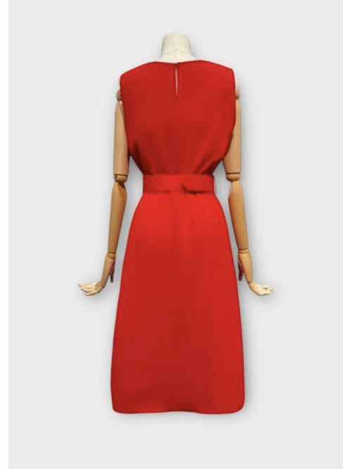 Robe rétro ceinturée col rond sans manche