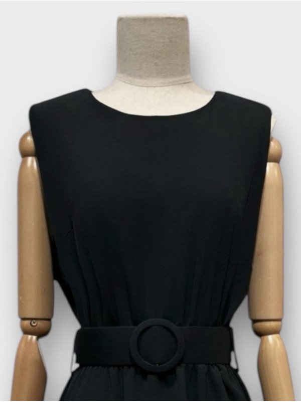 Robe rétro ceinturée col rond sans manche