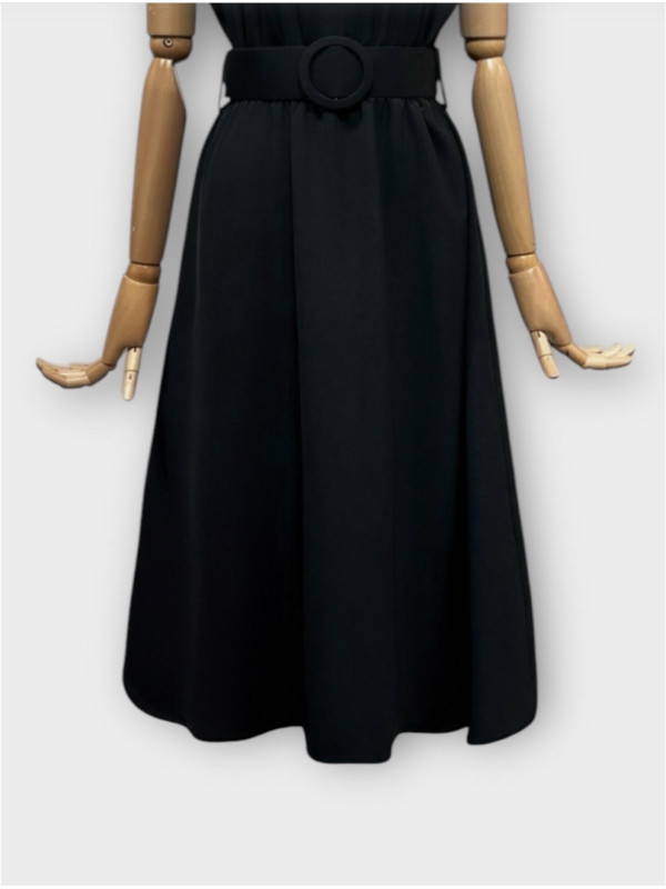 Robe rétro ceinturée col rond sans manche