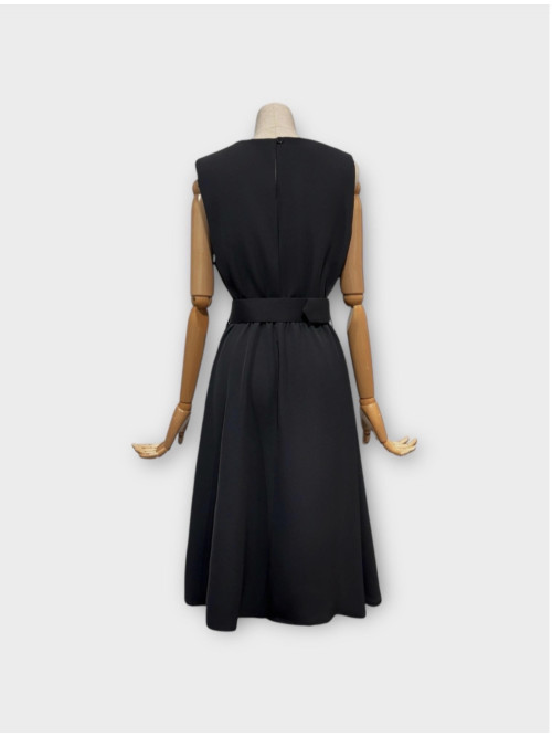 Robe rétro ceinturée col rond sans manche