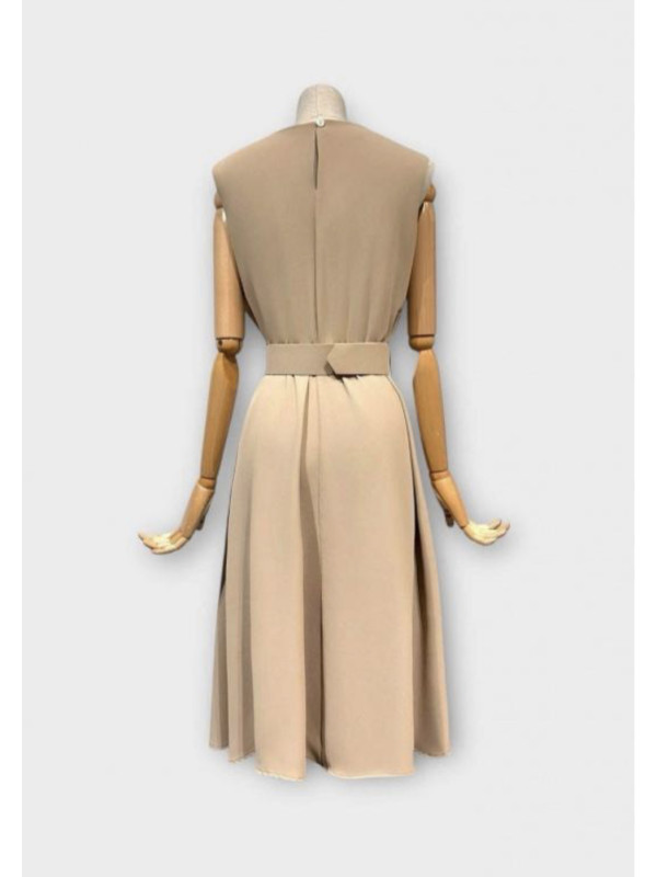 Robe rétro ceinturée col rond sans manche
